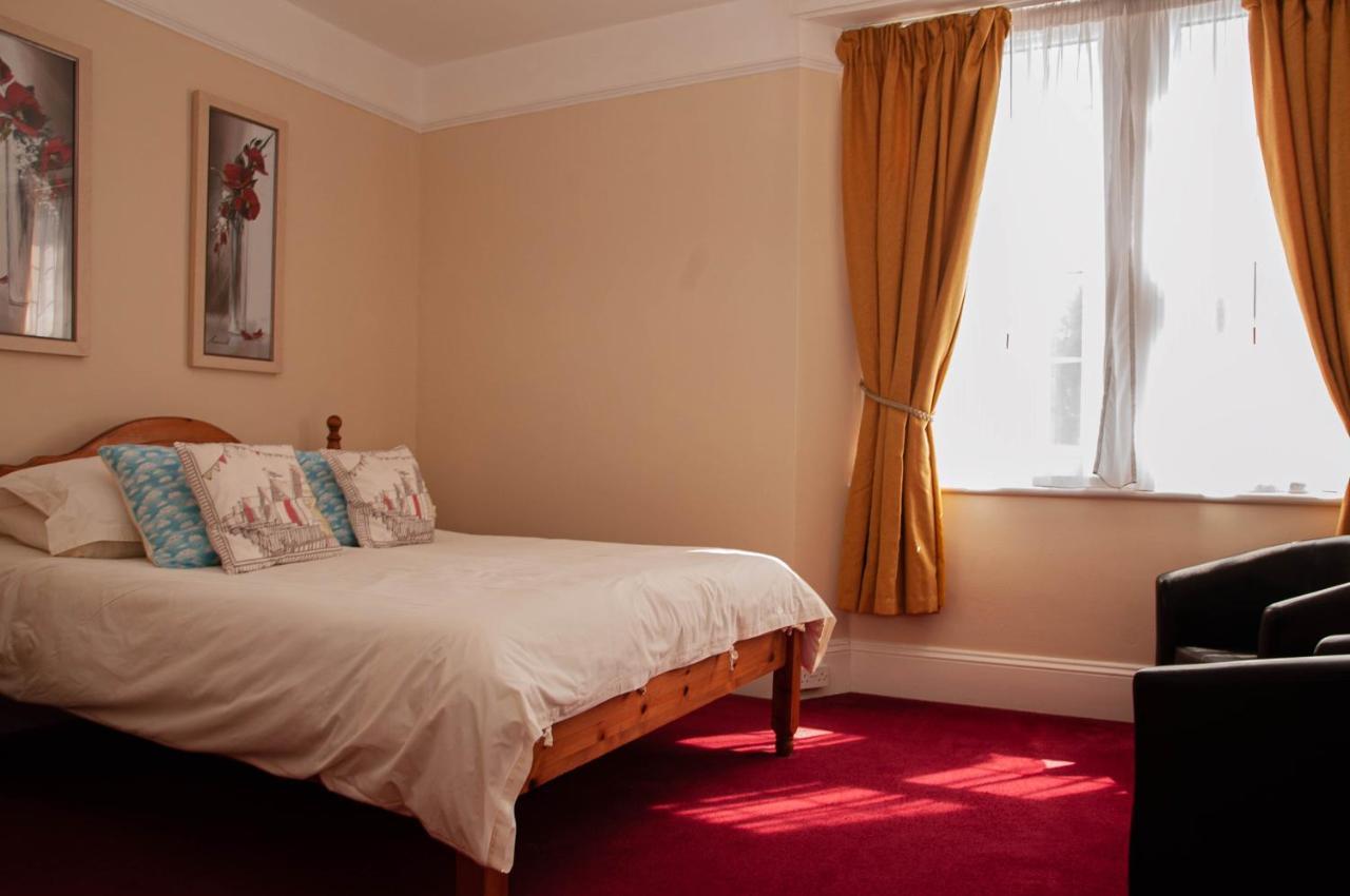 St Marguerite Bed & Breakfast Paignton Exterior photo